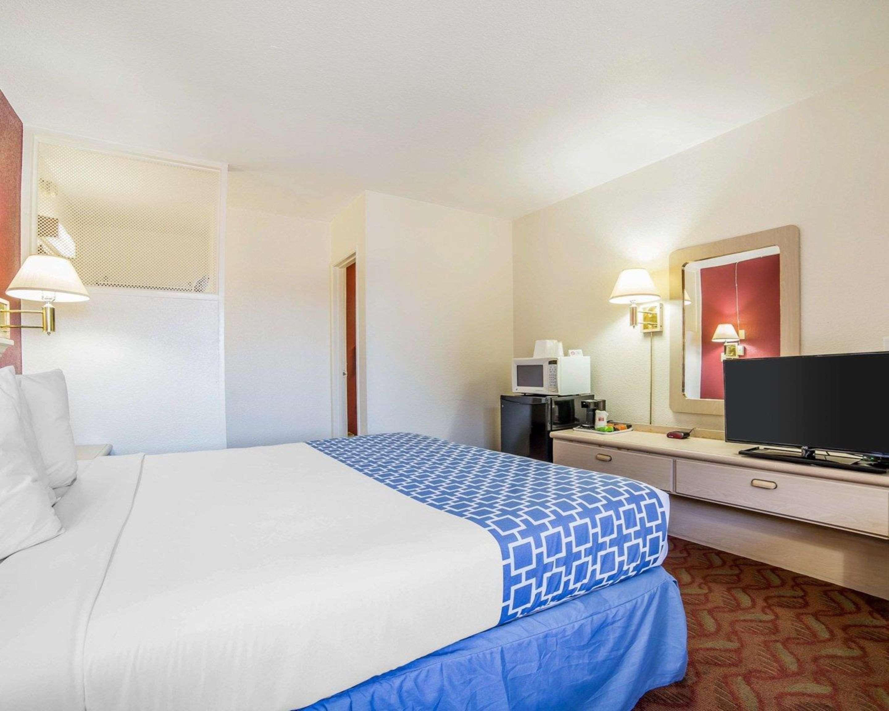 Econo Lodge Fallon Naval Air Station Area מראה חיצוני תמונה