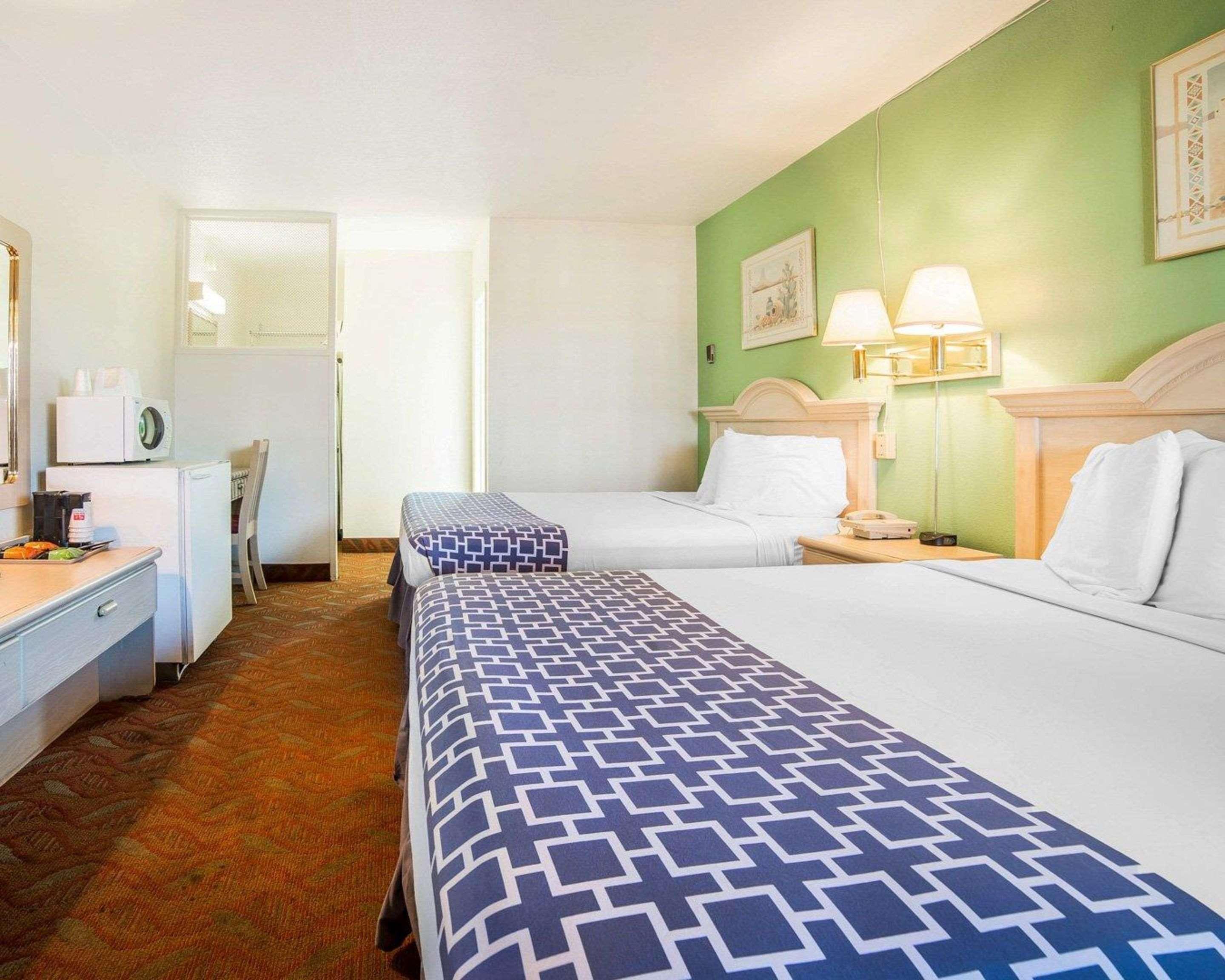 Econo Lodge Fallon Naval Air Station Area מראה חיצוני תמונה