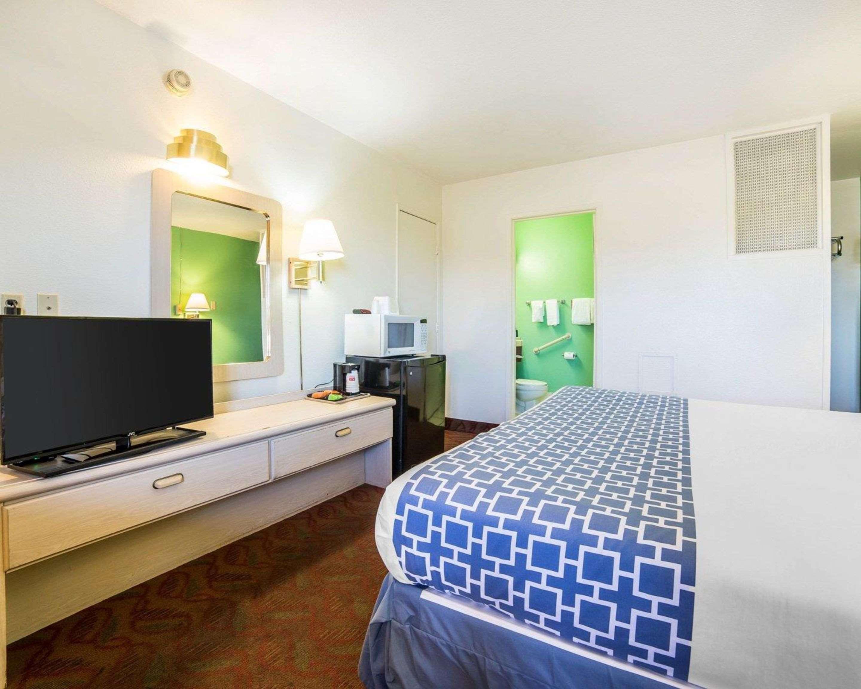 Econo Lodge Fallon Naval Air Station Area מראה חיצוני תמונה