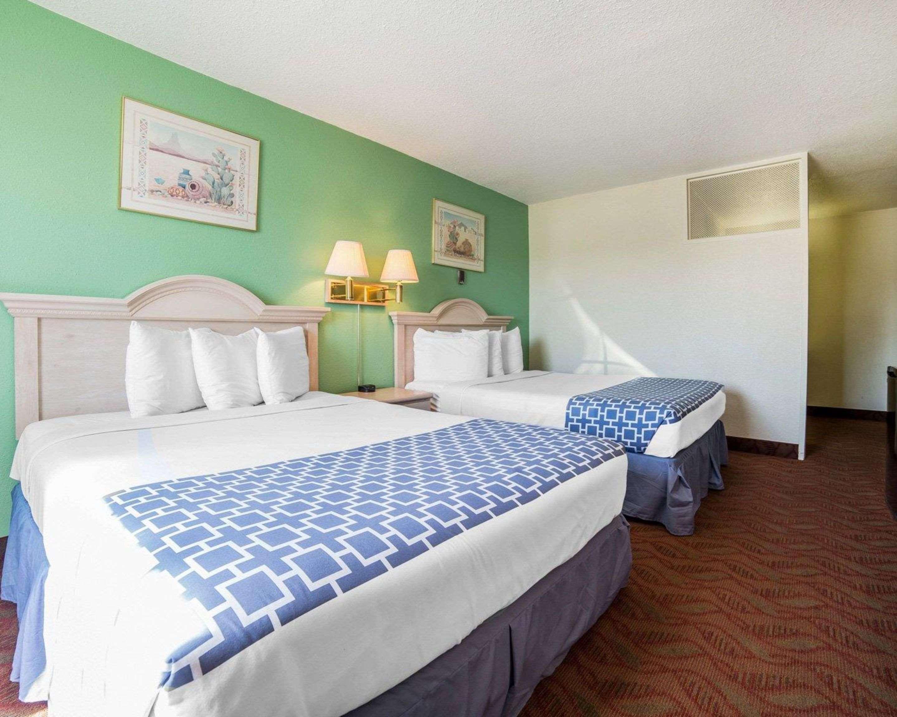 Econo Lodge Fallon Naval Air Station Area מראה חיצוני תמונה