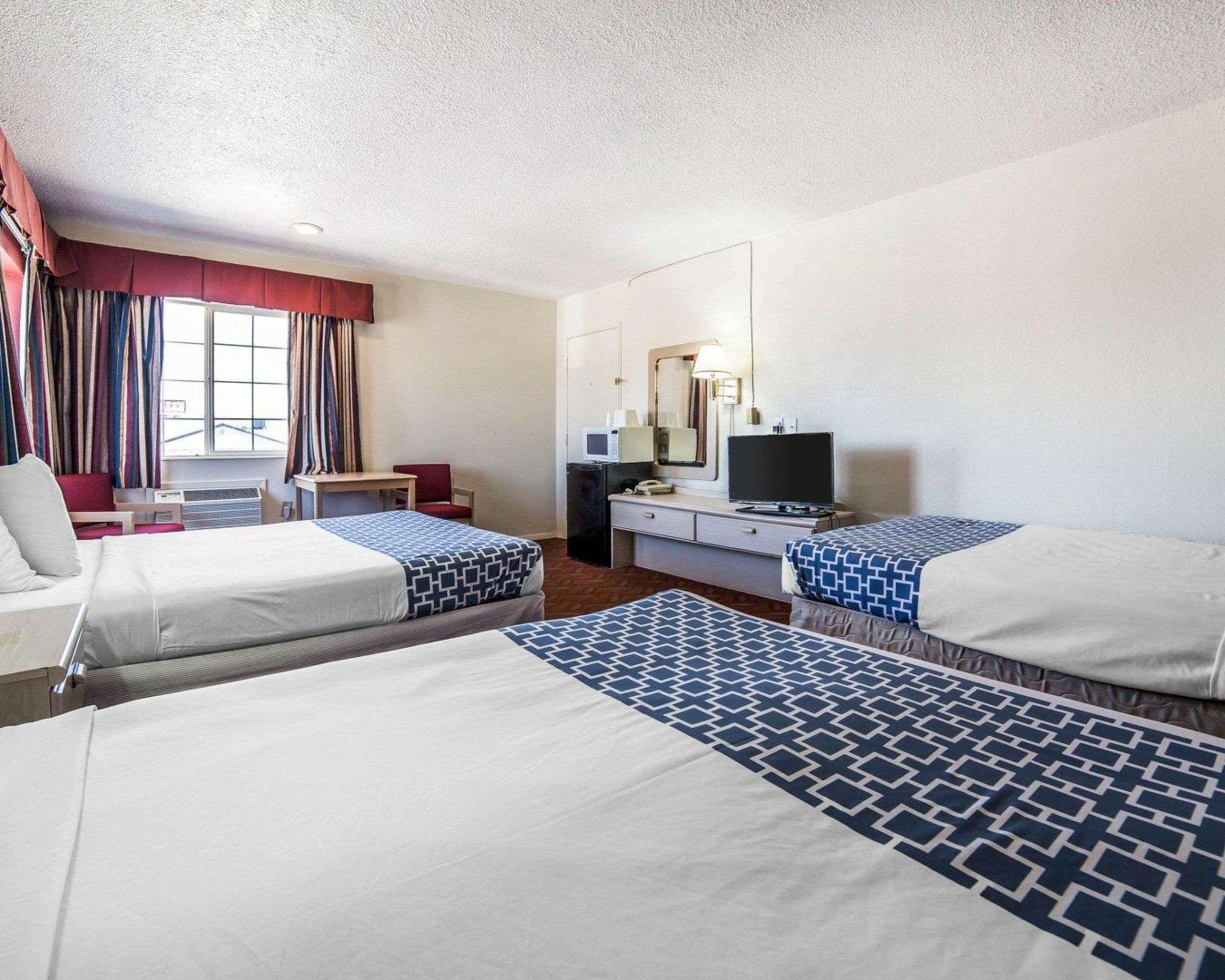 Econo Lodge Fallon Naval Air Station Area מראה חיצוני תמונה