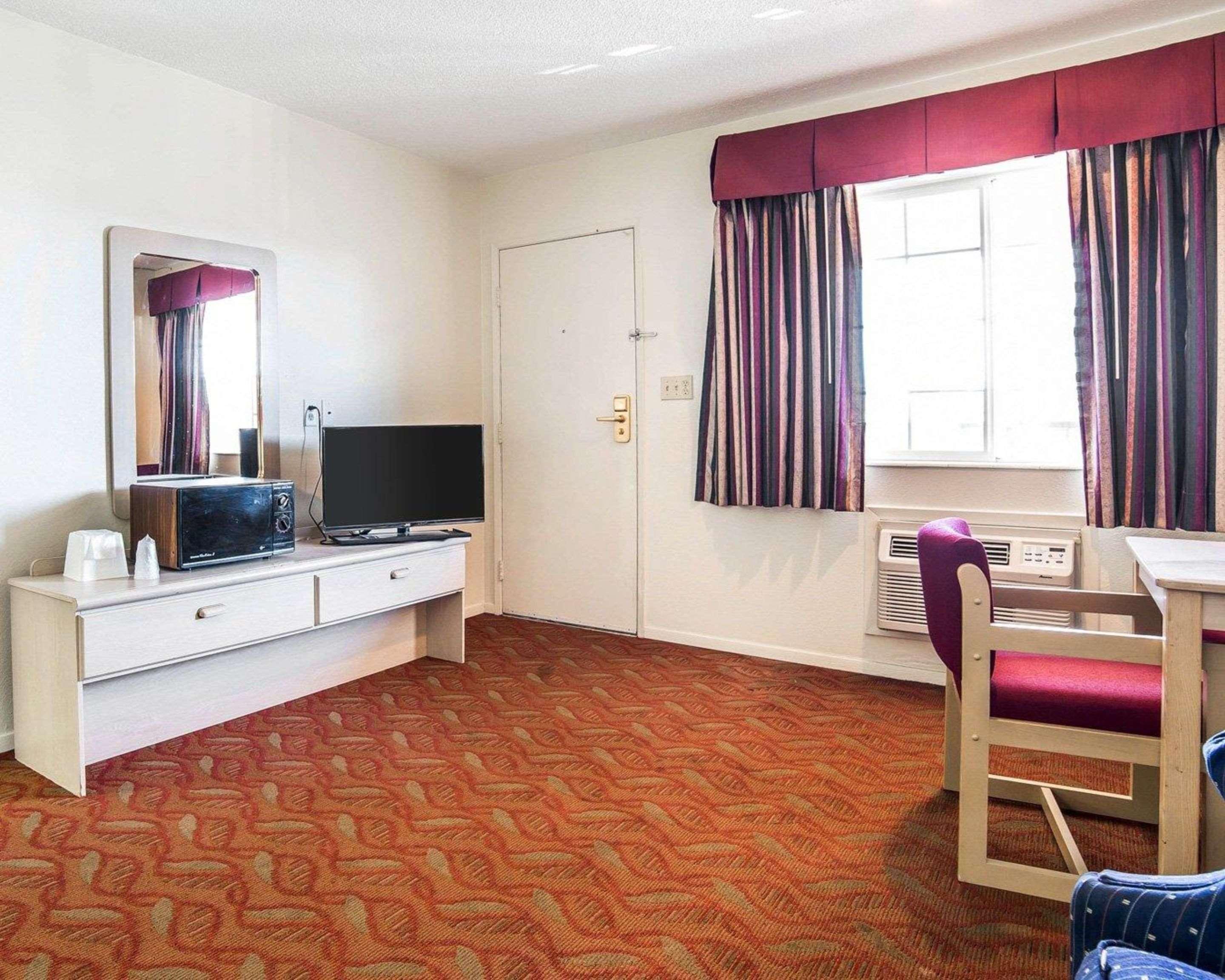 Econo Lodge Fallon Naval Air Station Area מראה חיצוני תמונה