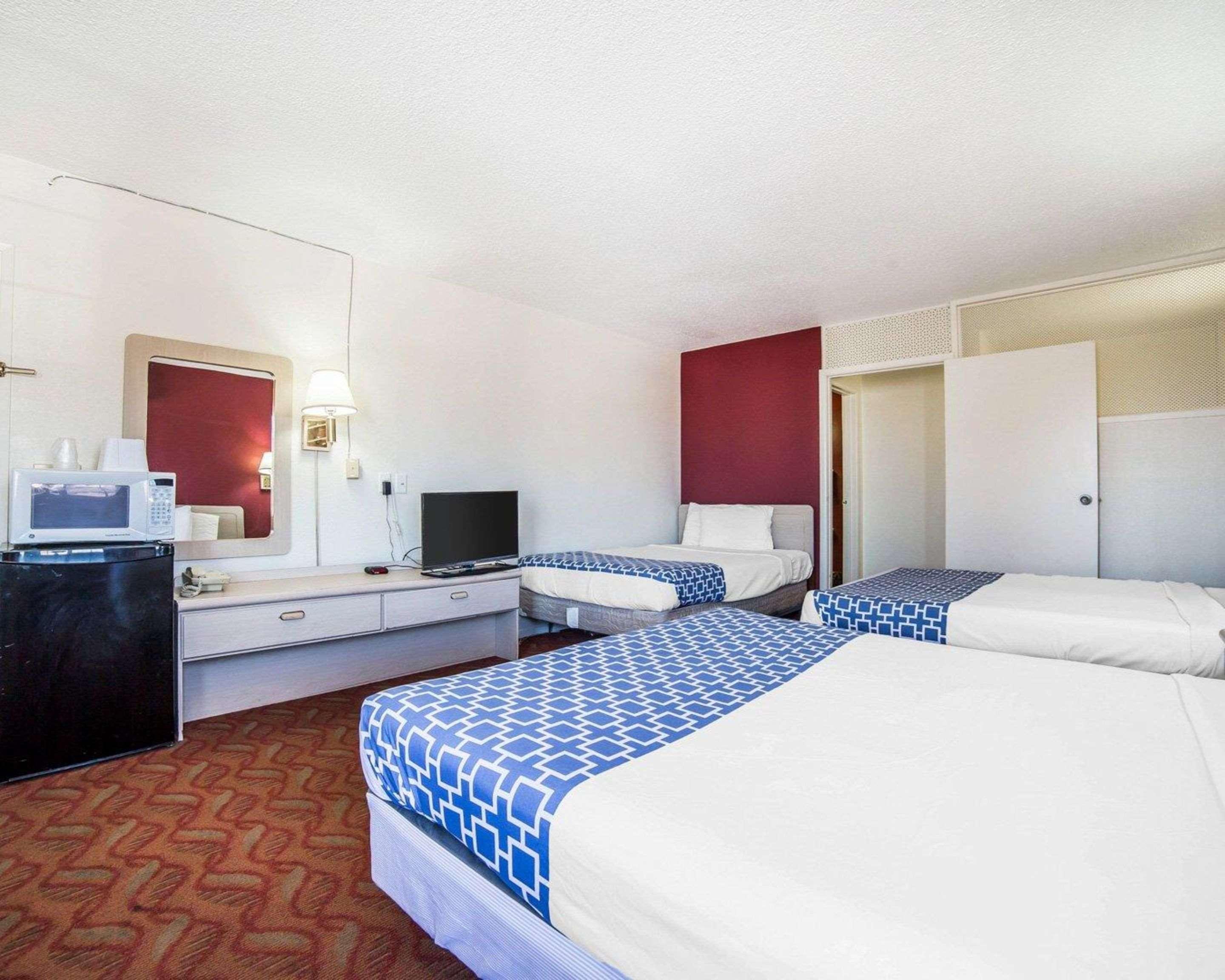 Econo Lodge Fallon Naval Air Station Area מראה חיצוני תמונה