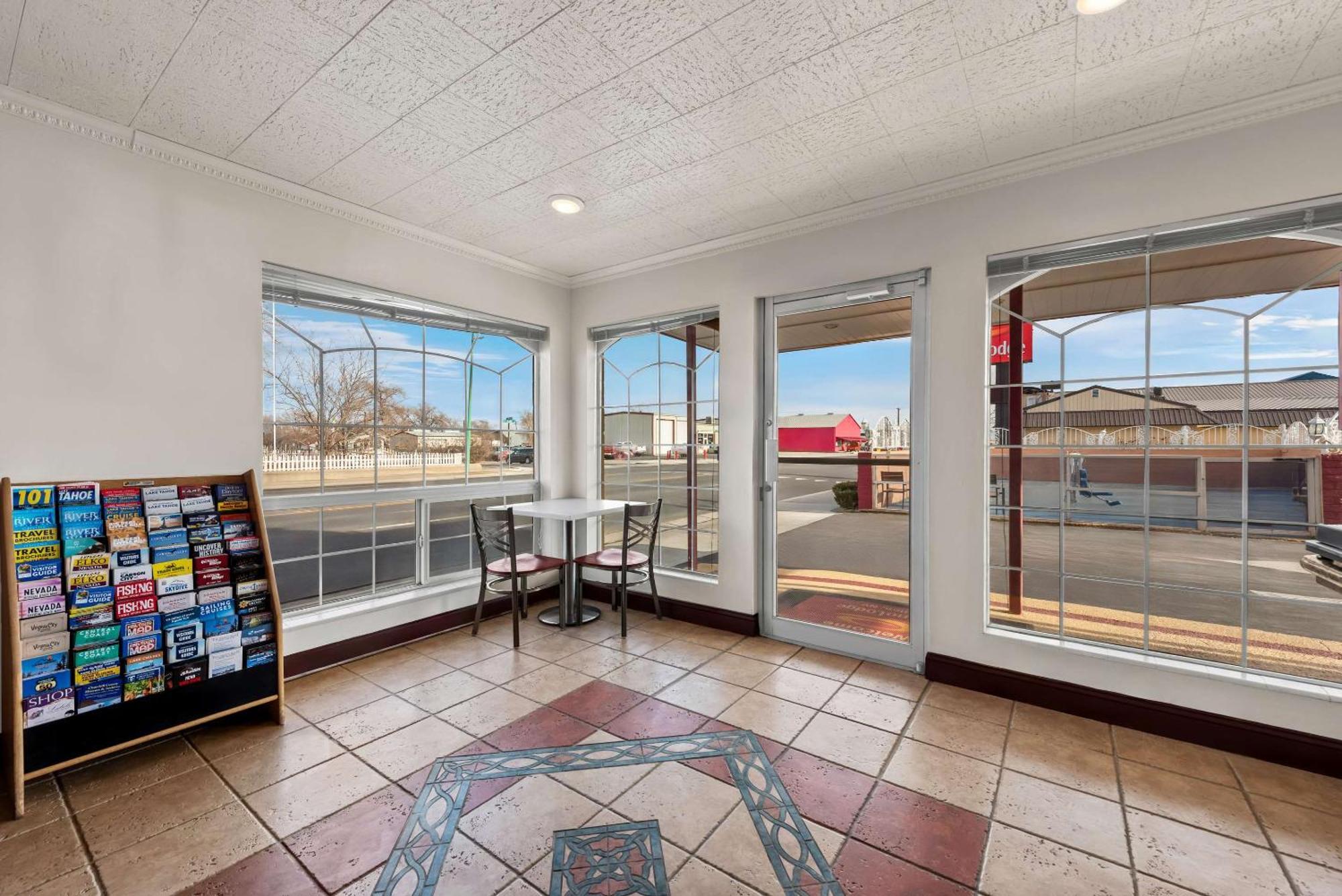 Econo Lodge Fallon Naval Air Station Area מראה חיצוני תמונה