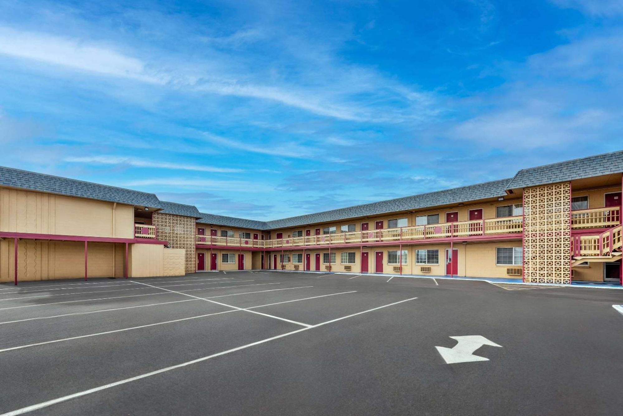 Econo Lodge Fallon Naval Air Station Area מראה חיצוני תמונה