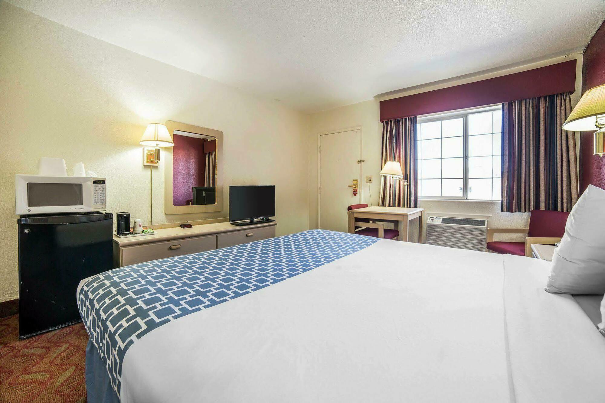 Econo Lodge Fallon Naval Air Station Area מראה חיצוני תמונה
